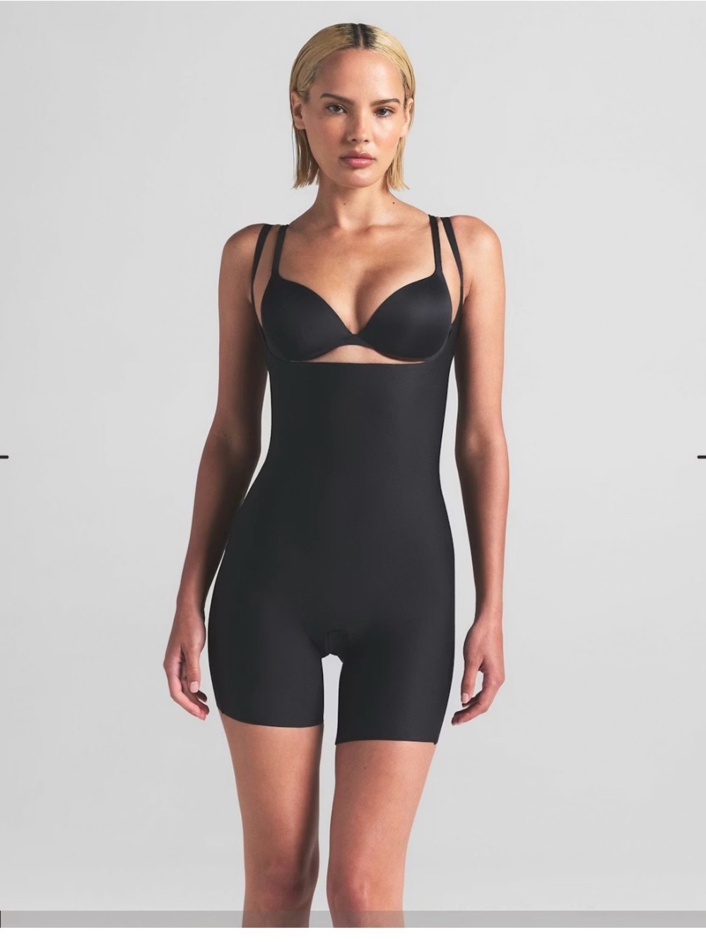 Skims Body Core Sculpt CS Open Bust Mid-Thigh Bodysuit Medium Kim Kardashian